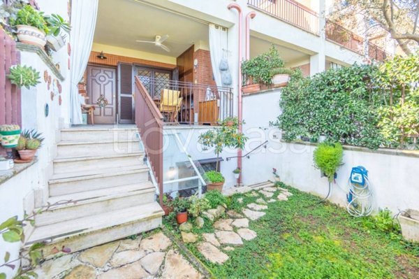 casa indipendente in vendita a Roma in zona Torre Gaia