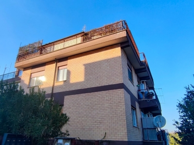 appartamento in vendita a Roma in zona Tomba di Nerone