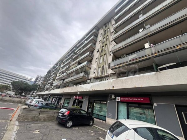 negozio in vendita a Roma in zona Cinecittà