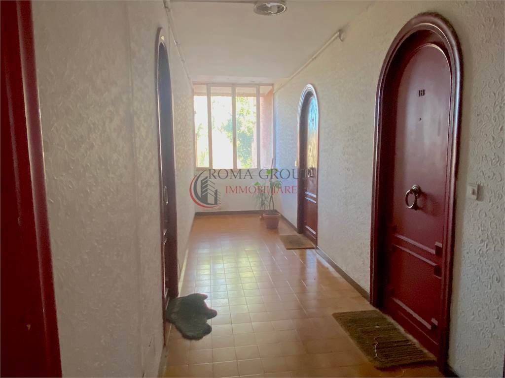 appartamento in vendita a Roma in zona Tomba di Nerone