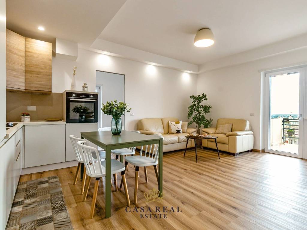 appartamento in vendita a Roma in zona Axa