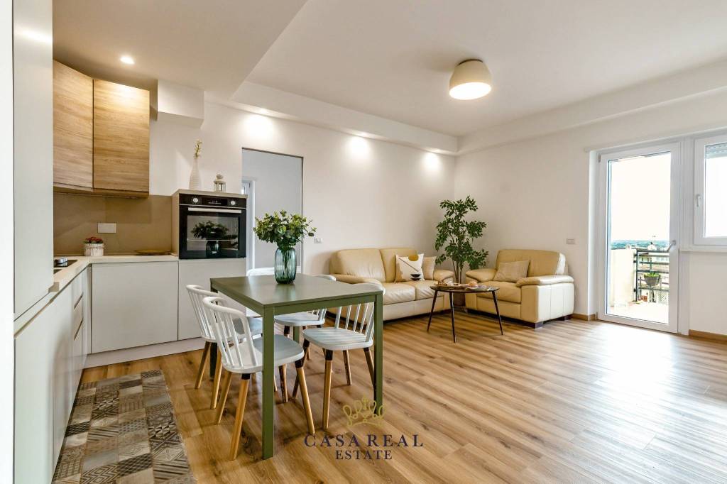 appartamento in vendita a Roma in zona Axa