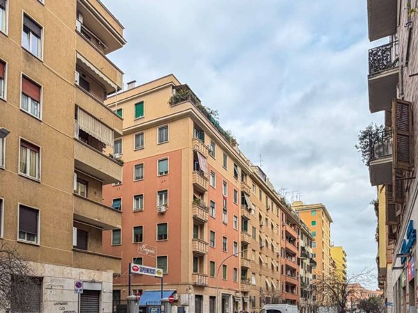 appartamento in vendita a Roma in zona Tuscolano