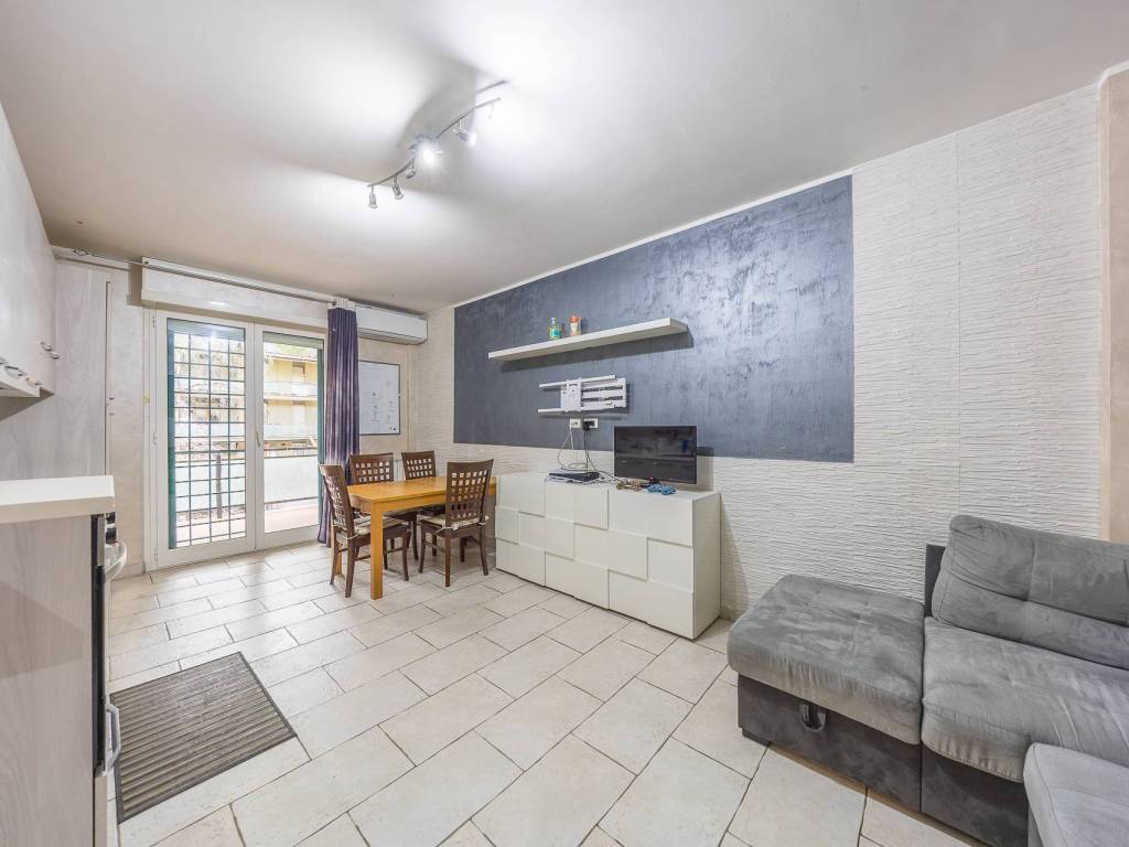 appartamento in vendita a Roma in zona Borghesiana