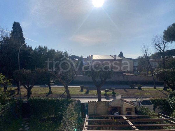 casa indipendente in vendita a Roma in zona Casal Palocco