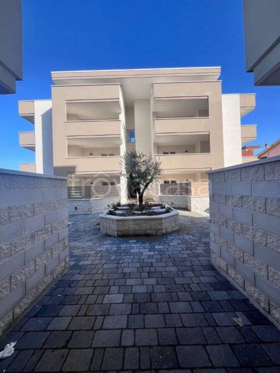 appartamento in vendita a Roma in zona Romanina