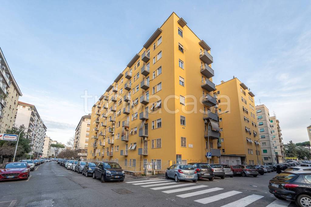 appartamento in vendita a Roma in zona Appio Claudio