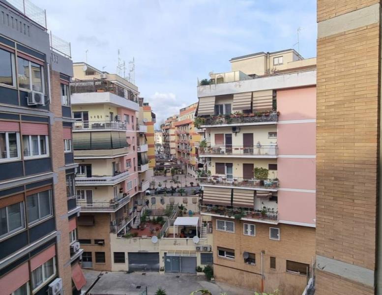 appartamento in vendita a Roma in zona Portuense