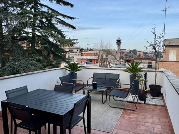 appartamento in vendita a Roma in zona Gianicolense