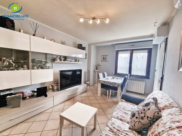 appartamento in vendita a Roma in zona Tor Cervara