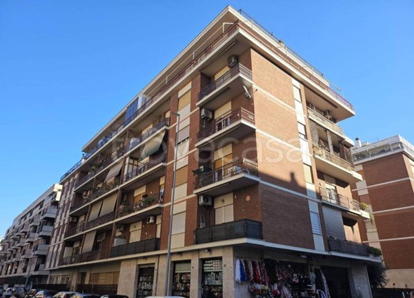appartamento in vendita a Roma in zona Ostia