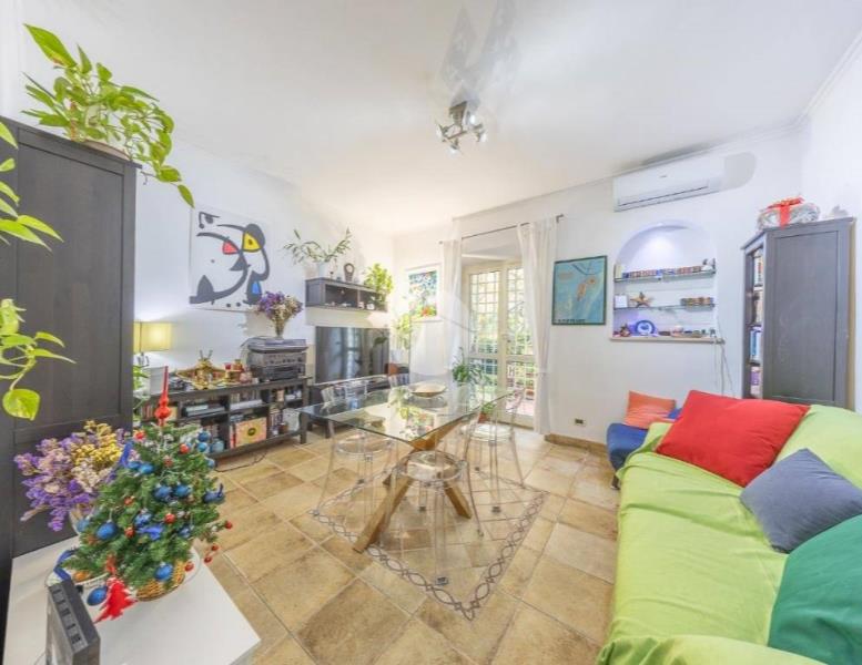 appartamento in vendita a Roma in zona Appio Pignatelli
