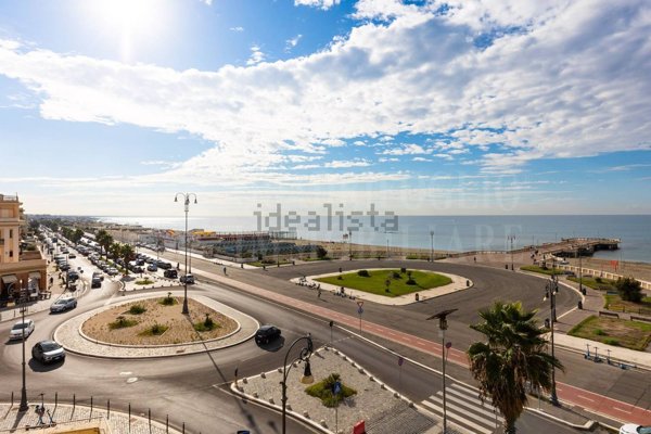 appartamento in vendita a Roma in zona Ostia