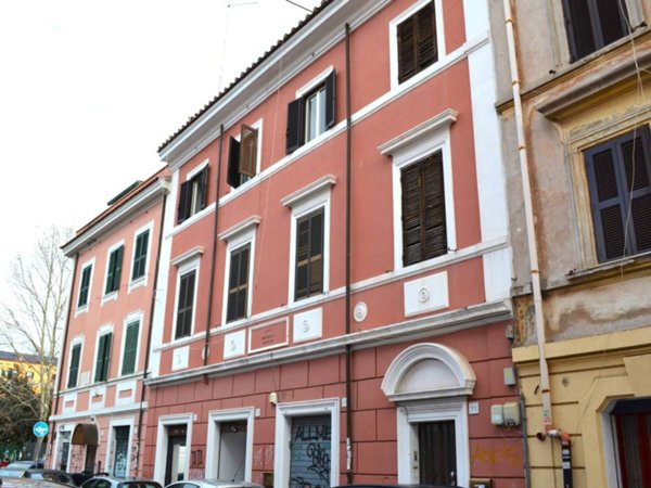 appartamento in vendita a Roma in zona Prenestino-Labicano