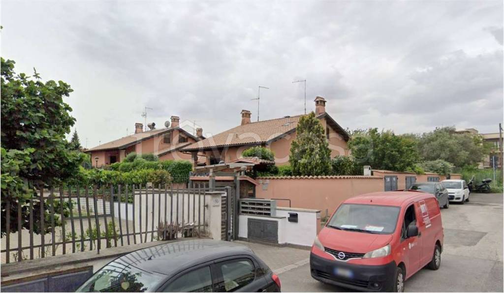 casa indipendente in vendita a Roma in zona Lunghezza