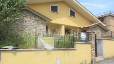 casa indipendente in vendita a Roma in zona Torre Gaia