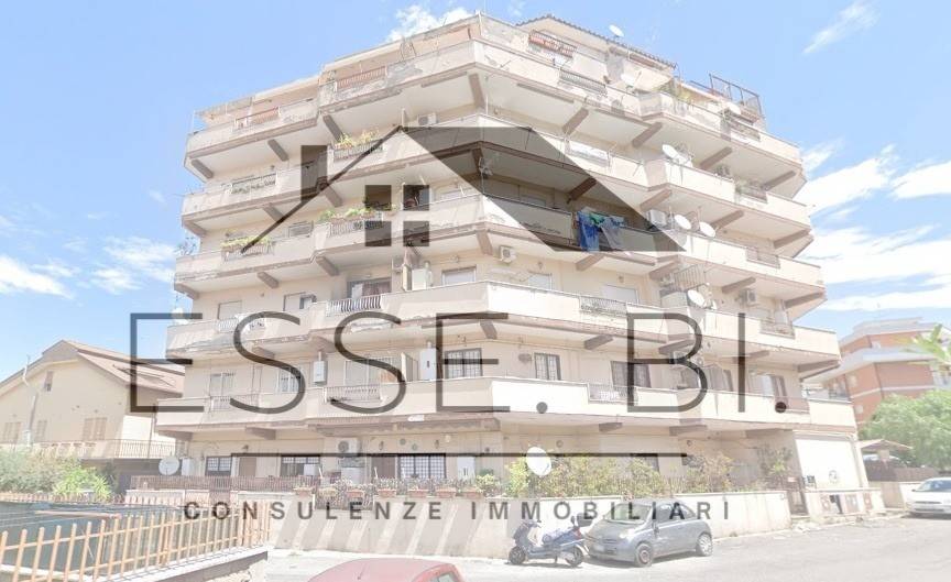 appartamento in vendita a Roma in zona Torre Angela