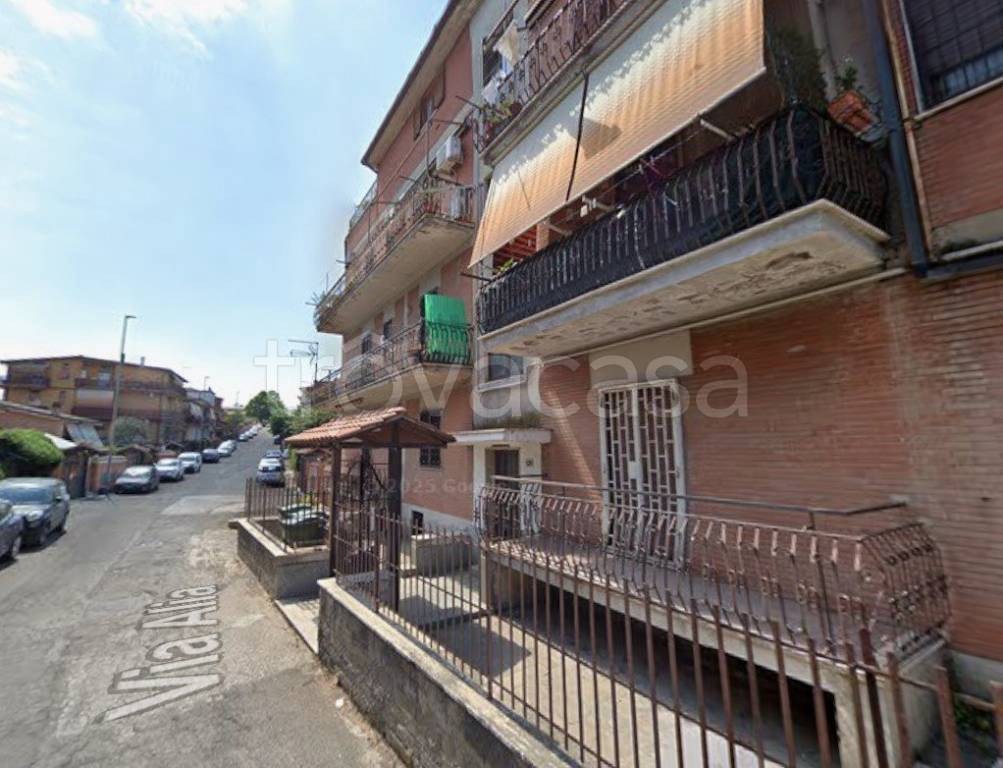 locale di sgombero in vendita a Roma in zona Finocchio