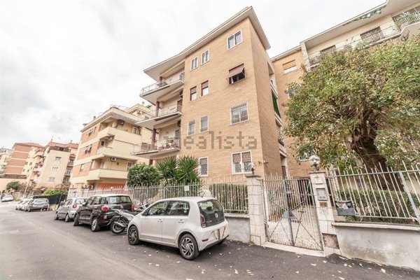 appartamento in vendita a Roma in zona Portuense