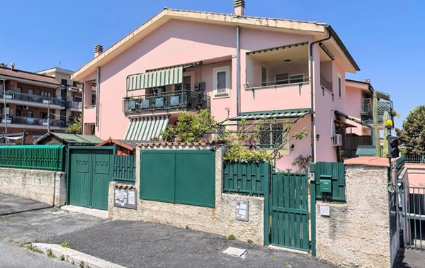 appartamento in vendita a Roma in zona Romanina