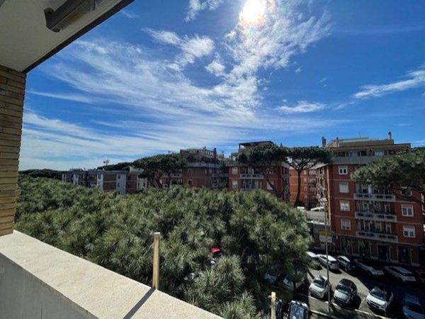 appartamento in vendita a Roma in zona Ostia