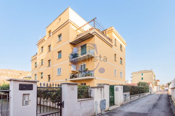 appartamento in vendita a Roma in zona Tuscolano