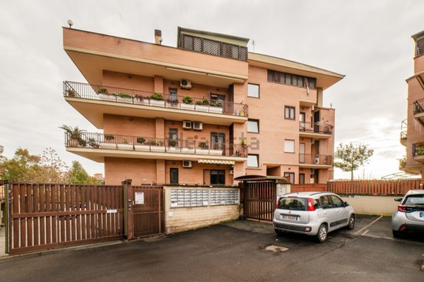 appartamento in vendita a Roma in zona Massimina/Casal Lumbroso