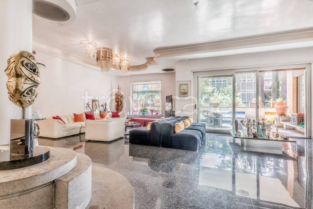 appartamento in vendita a Roma in zona Tor di Quinto