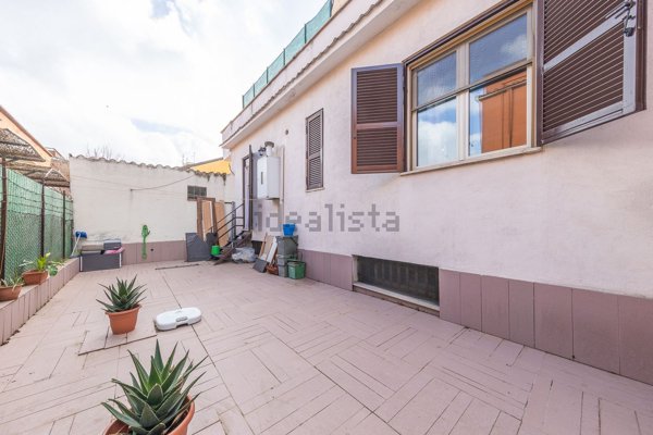 appartamento in vendita a Roma in zona Finocchio