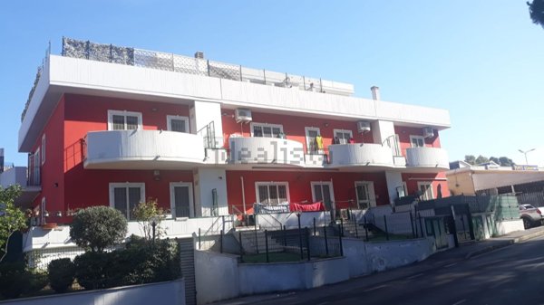 appartamento in vendita a Roma in zona Torre Angela