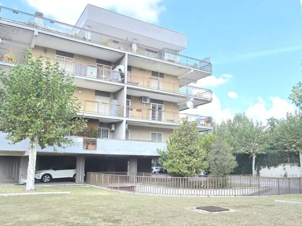 appartamento in vendita a Roma in zona Sette Bagni