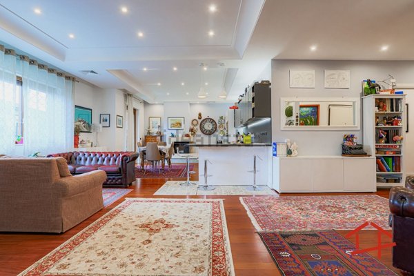 appartamento in vendita a Roma in zona Tre Pini - Poggio dei Fiori