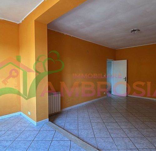 appartamento in vendita a Roma in zona Torre Angela