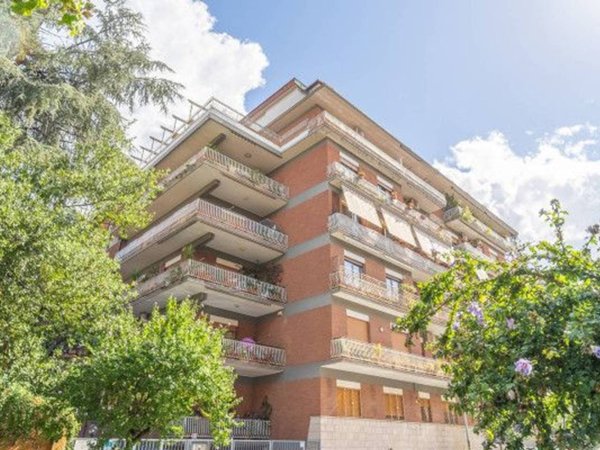 appartamento in vendita a Roma in zona Ostiense
