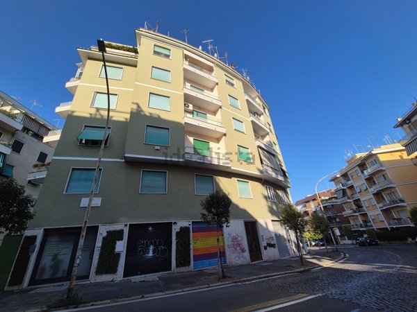appartamento in vendita a Roma in zona Gianicolense