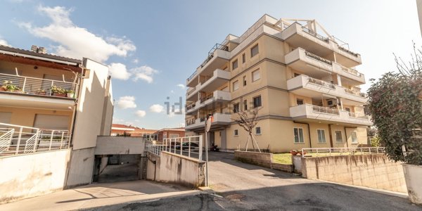 appartamento in vendita a Roma in zona Infernetto