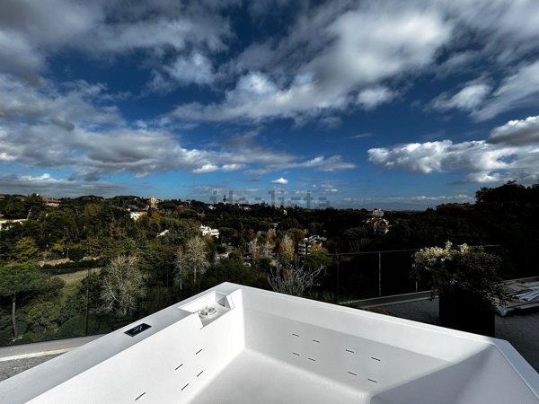 appartamento in vendita a Roma in zona Della Vittoria