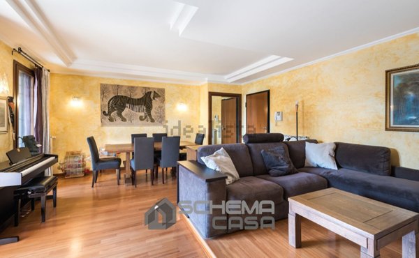 appartamento in vendita a Roma in zona Casal Morena