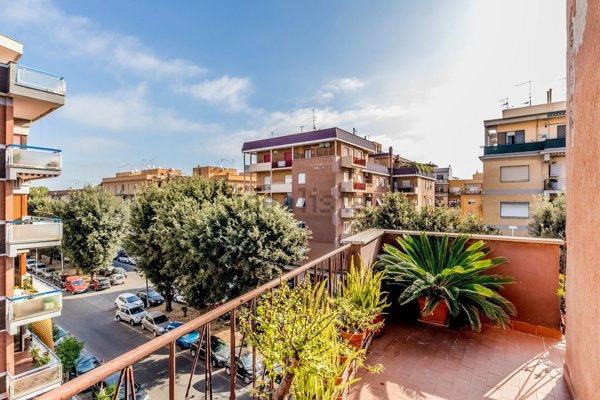 appartamento in vendita a Roma in zona Ostia