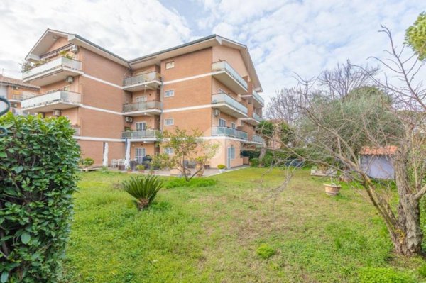 appartamento in vendita a Roma in zona Casal Morena