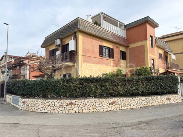 appartamento in vendita a Roma in zona Casal Morena
