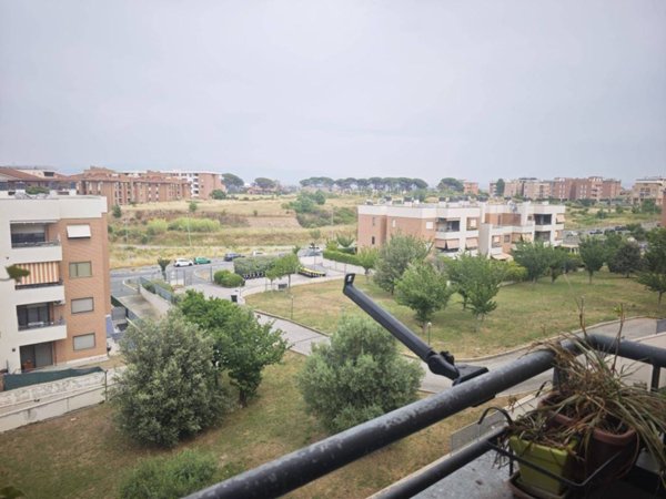 appartamento in vendita a Roma in zona Torre Angela