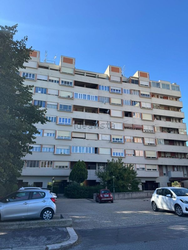 appartamento in vendita a Roma in zona Spinaceto