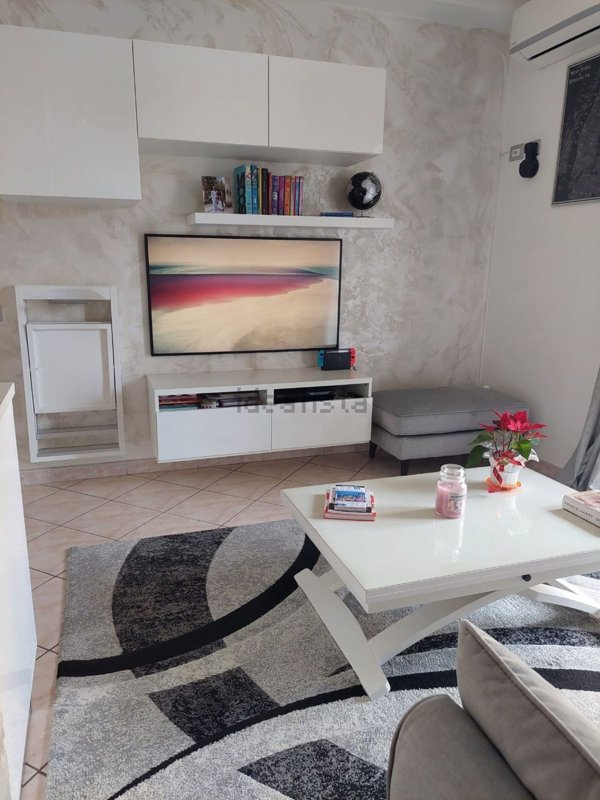 appartamento in vendita a Roma in zona Case Rosse