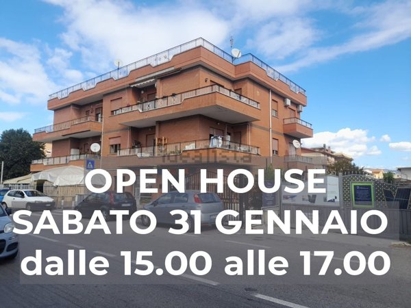 appartamento in vendita a Roma in zona Giardini di Corcolle