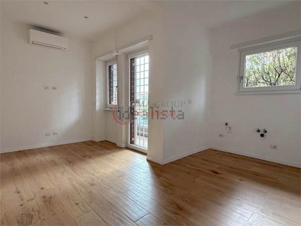 appartamento in vendita a Roma in zona Tomba di Nerone