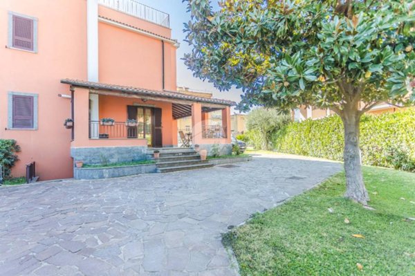 casa indipendente in vendita a Roma in zona Castelverde