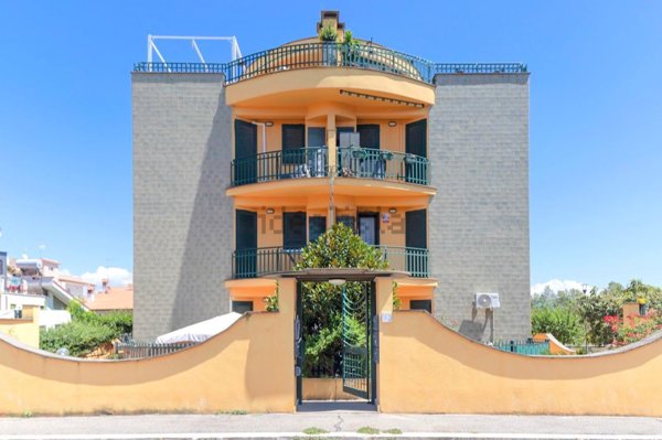 appartamento in vendita a Roma in zona Castelverde