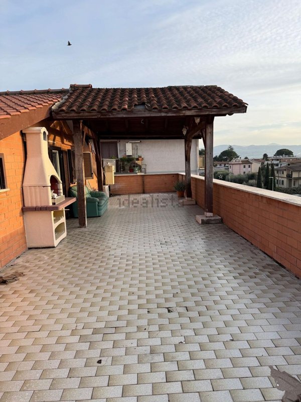 appartamento in vendita a Roma in zona Castelverde