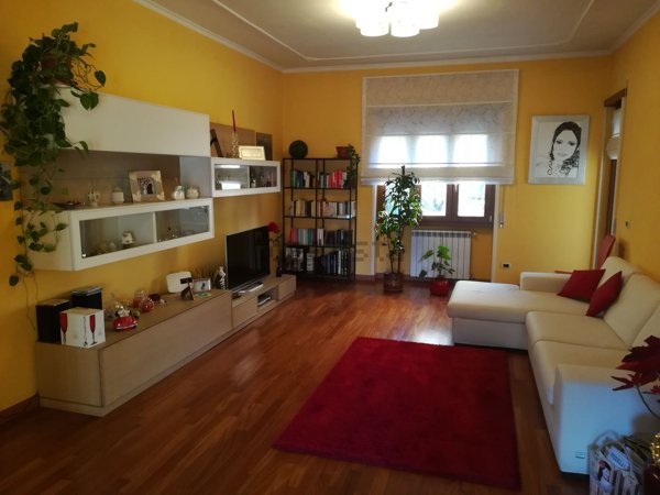 appartamento in vendita a Roma in zona Torre Spaccata